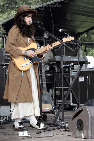 SOKO - 2011-09-11 - PARIS - Parc de Bagatelle - 